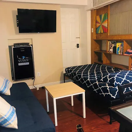 Appartement 67-26 Austin Cove Near Subway, All Shops, Restaurants! Separate Entrance